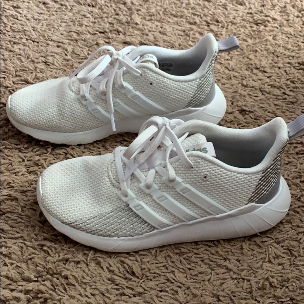 Womens adidas tennis shoes